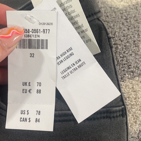 Abercrombie & Fitch ultra high rise jean legging size 32/14R raw hem never worn - Picture 3 of 3